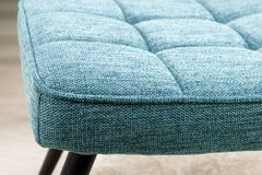Moderner Hocker SCANDINAVIA blau Strukturstoff Metallbeine Fußhocker