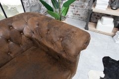 Chesterfield Sessel 110cm antik braun mit Knopfheftung und Federkern