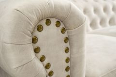 Chesterfield 3-Sitzer Sofa 200cm champagner beige Samt Federkern Knopfheftung