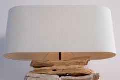Handgearbeitete Treibholz Lampe RIVERINE 55cm creme Leinenschirm Tischleuchte