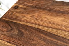 Massives Wandregal PURE 60cm braun stone finish Sheeshamholz Steckregal