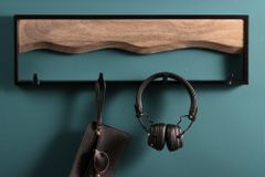 Massive Wandgarderobe AMAZONAS 60cm Mangoholz Metall schwarz mit 4 Kleiderhaken