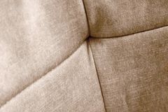 Höhenverstellbarer Design Bürostuhl EUPHORIA champagner greige Samt drehbar Ziersteppung