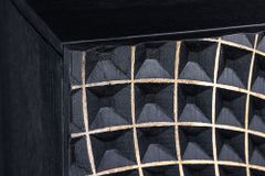 Design Highboard ILLUSION 120cm schwarz Mangoholz Massivholz mit 3D Schnitzereien gold Eisen Metallgestell