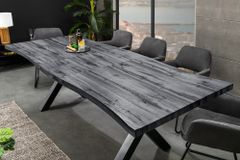 Ausziehbarer Esstisch WILD 160-200cm grau gekälkt Wildeichen-Design Baumkante schwarz