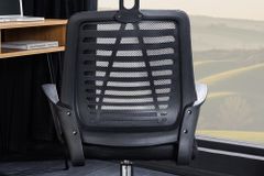 Höhenverstellbarer Bürostuhl YOGA schwarz Butterfly-Mechanik drehbar mit Armlehne