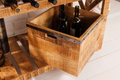 Industrial Barschrank BODEGA 86cm Mangoholz Servierwagen mit Weinregal und Aufhängung