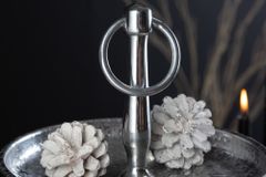 Design Etagere ORIENT 50cm silber im Wild Hammerschlag mit drei Etagen