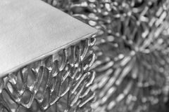 Filigranes Beistelltisch 2er Set ABSTRACT LEAF 45cm silber Handarbeit