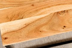 2er Set Couchtische ARCHITECTURE 90cm natur Akazienholz schwarz Steinfurnier Metall