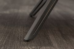 Drehbarer Design Stuhl EUPHORIA champagner greige Samt mit Armlehne Metallgestell schwarz