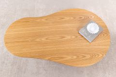 Stilvoller Couchtisch ORGANIKO 130cm natur Eiche organische Form