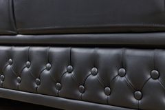 Chesterfield 3-Sitzer Sofa 205cm schwarz Nietenbesatz Federkern