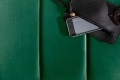Elegante Sitzbank PETIT BEAUTÉ 110cm smaragdgrün Samt schwarzes Gestell