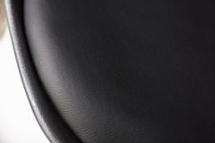Design Stuhl SCANDINAVIA MEISTERSTÜCK schwarz goldene Beine