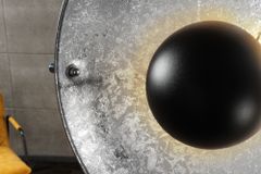 Industrial Stehlampe STUDIO 150cm schwarz Blattsilber-Optik neigbarer Schirm