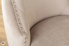 Chesterfield Stuhl CASTLE DELUXE cappuccino Samt mit Löwenkopf Nieten
