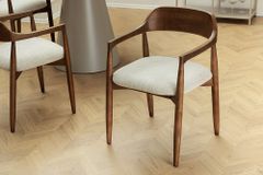 Design Armlehnen-Stuhl KENNEDY braun smoke creme aus recycelter Pinie mit Polstersitz