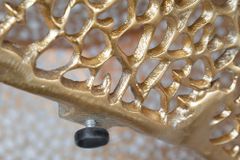 Filigraner Design Couchtisch ABSTRACT LEAF 80cm gold Handarbeit