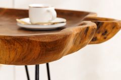 Einzigartiger Beistelltisch WILD 65cm natur Teakholz Hairpin Legs Couchtisch