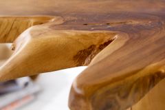 Massiver Beistelltisch ROOT 60cm Teakholz mit Jahresringen