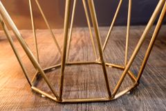 Design Beistelltisch DIAMOND 50cm weiß Marmor messing Metall