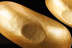 Handgerfertigtes 2er Set Deko Schalen ABSTRACT ORIENT 55cm gold Metall Patina