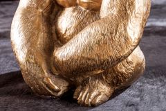 Runder Couchtisch WILDLIFE KONG 60cm gold Metall Glas Affenfigur Gorilla Skulptur handmade