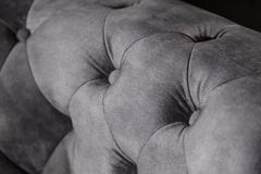 Chesterfield 3-Sitzer Sofa 205cm grau Samt Federkern Knopfheftung