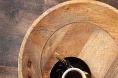 Massiver Beistelltisch PURE NATURE 35cm natur Mangoholz rund mit schwarzen Metallbeinen