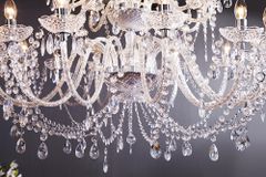 Design Kronleuchter CRYSTAL XXL 120cm klar Acryl 30-armig Kristall-Lampe