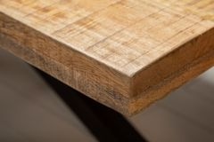 Massiver Industrial Esstisch GALAXIE 180cm Mangoholz sternenförmiges Gestell