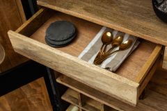 Extravaganter Barschrank ANGEL 140cm schwarz Mangoholz mit goldenen Flügeln