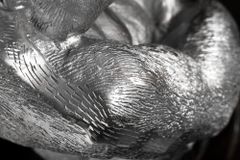 Dekorative Gorillafigur KONG 40cm silber handmade Metall Skulptur