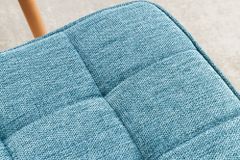 Moderner Hocker SCANDINAVIA blau Strukturstoff Massivholz-Beine Fußhocker