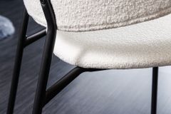 Design Stuhl VOGUE weiß Bouclé schwarze Metallbeine