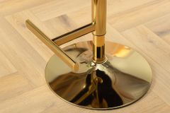 Höhenverstellbarer Barhocker CASTLE DELUXE beige Samt gold Edelstahl mit Löwenkopf