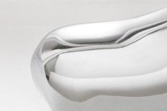 Moderne Skulptur BIG BULL silber Aluminium Dekoration Stierfigur Briefbeschwerer