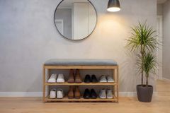 Stilvolle Schuhbank ZEN-BO 80cm natur grau Bambus Regal Sitzbank mit Stauraum
