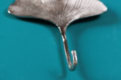 Dekoratives Kleiderhaken 3er Set GINKGO 30cm silber handmade Metall