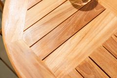 Massiver Gartentisch EMPIRE TEAK 70cm natur Teakholz rund klappbar Balkontisch Outdoor