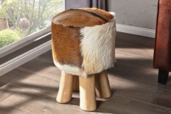 Design Sitzhocker HIDE 45cm braun weiß mit Ziegenfell und Teakholz