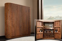 Massiver Barschrank ADLON 140cm braun Mangoholz mit 3D-Front und Weinregal