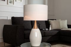 Moderne Tischlampe CARLA 60cm weiß silber mit Leinenschirm