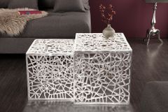 Handgearbeiteter Couchtisch ABSTRACT 49cm 2er Set silber im Gap Design
