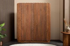 Massiver Barschrank ADLON 140cm braun Mangoholz mit 3D-Front und Weinregal