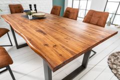 Massiver Baumstamm Esstisch GENESIS 180cm Akazie Baumkante Kufengestell Industrial Finish
