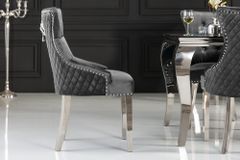 Eleganter Stuhl CASTLE DELUXE grau Samt Löwenkopf Chesterfield Design Esszimmerstuhl Nieten