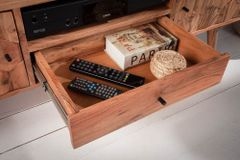 Massives TV-Board MYSTIC LIVING 140cm Akazie natur 3D Oberfläche Massivholz