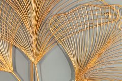 Elegante Wanddeko GINKGO 90cm gold in filigraner Blattform